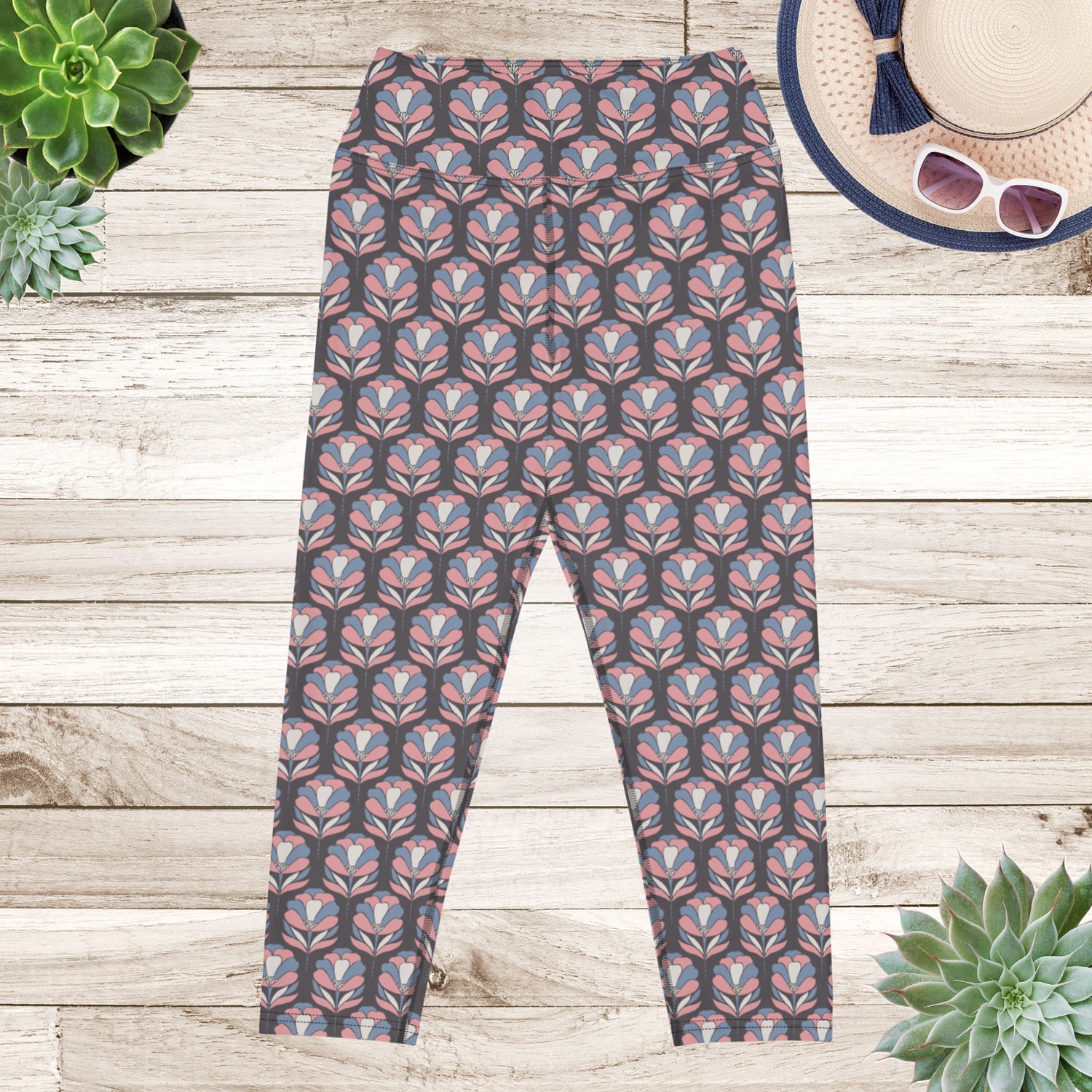 Softly Pattern Yoga Capri Leggings | DEEAREST LTD