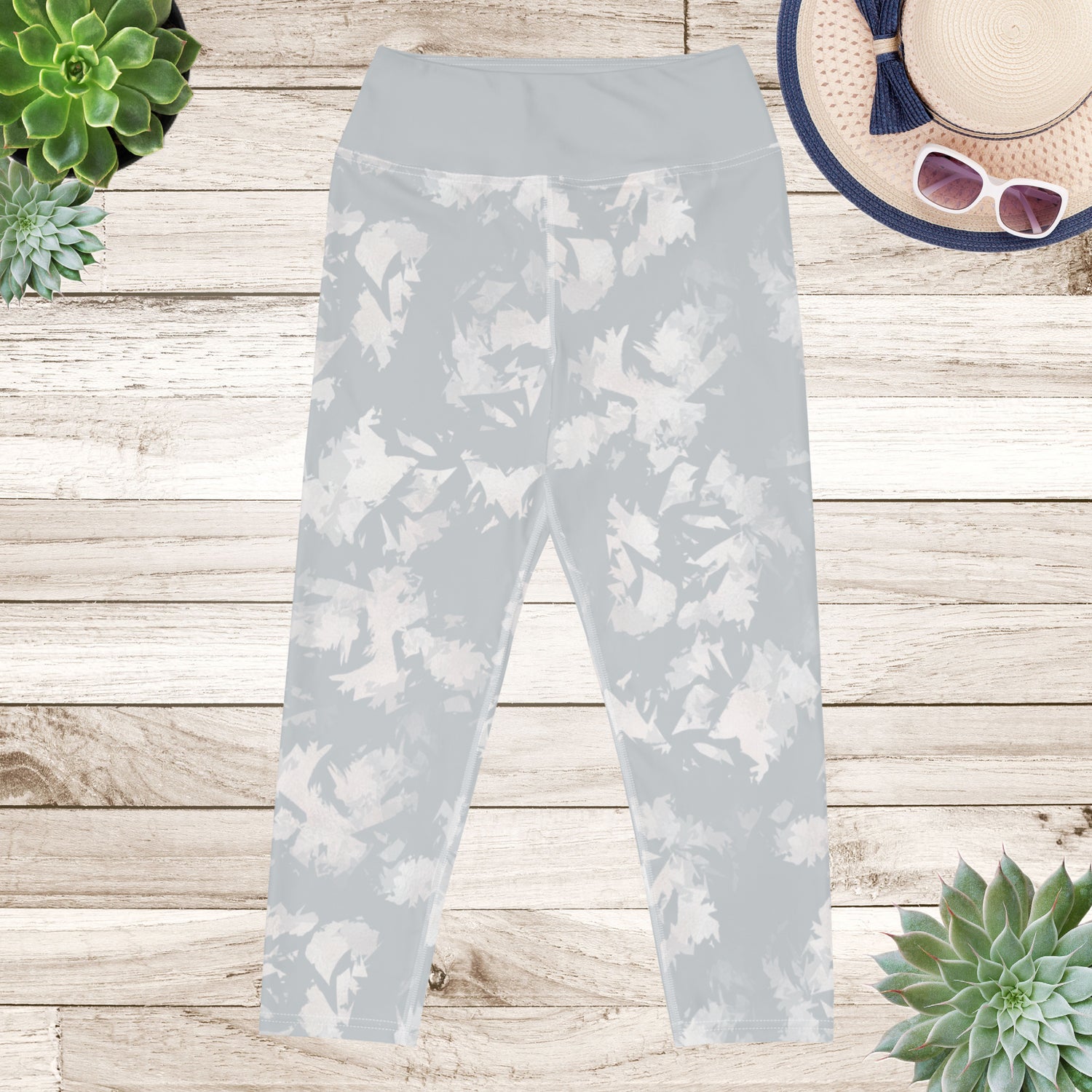 Silver Encounter Yoga Capri Leggings | DEEAREST LTD