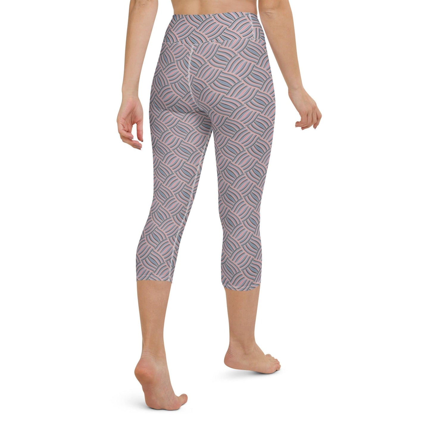 Intertwined Yoga Capri Leggings | DEEAREST LTD