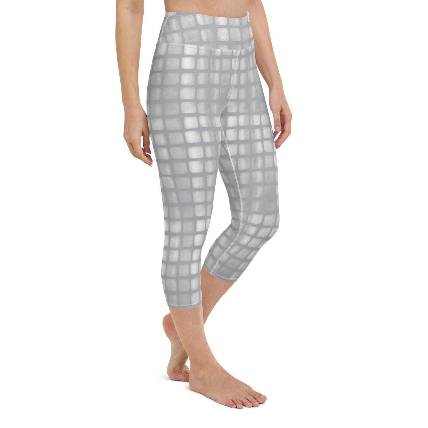 Grey Encounter Yoga Capri Leggings | DEEAREST LTD